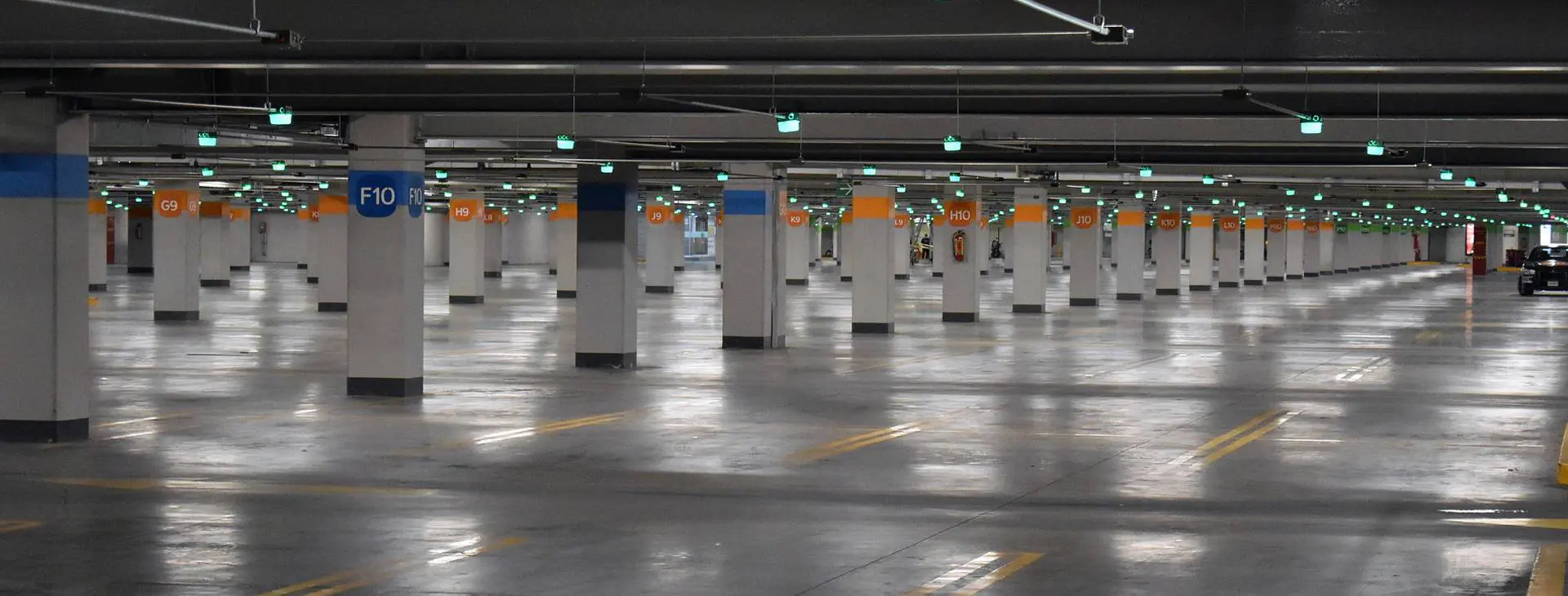 Large underground parking for cars